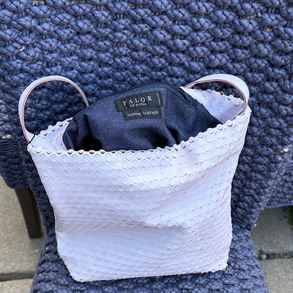 Chic Lavender Tote Bag - Picture 5 of 6